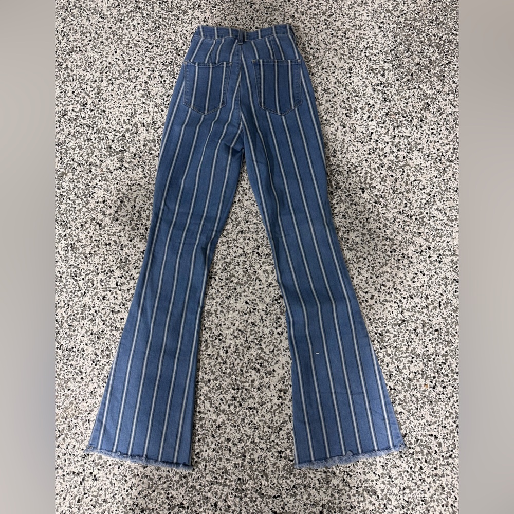 Cute stripped flared jeans - Picture 2 of 2